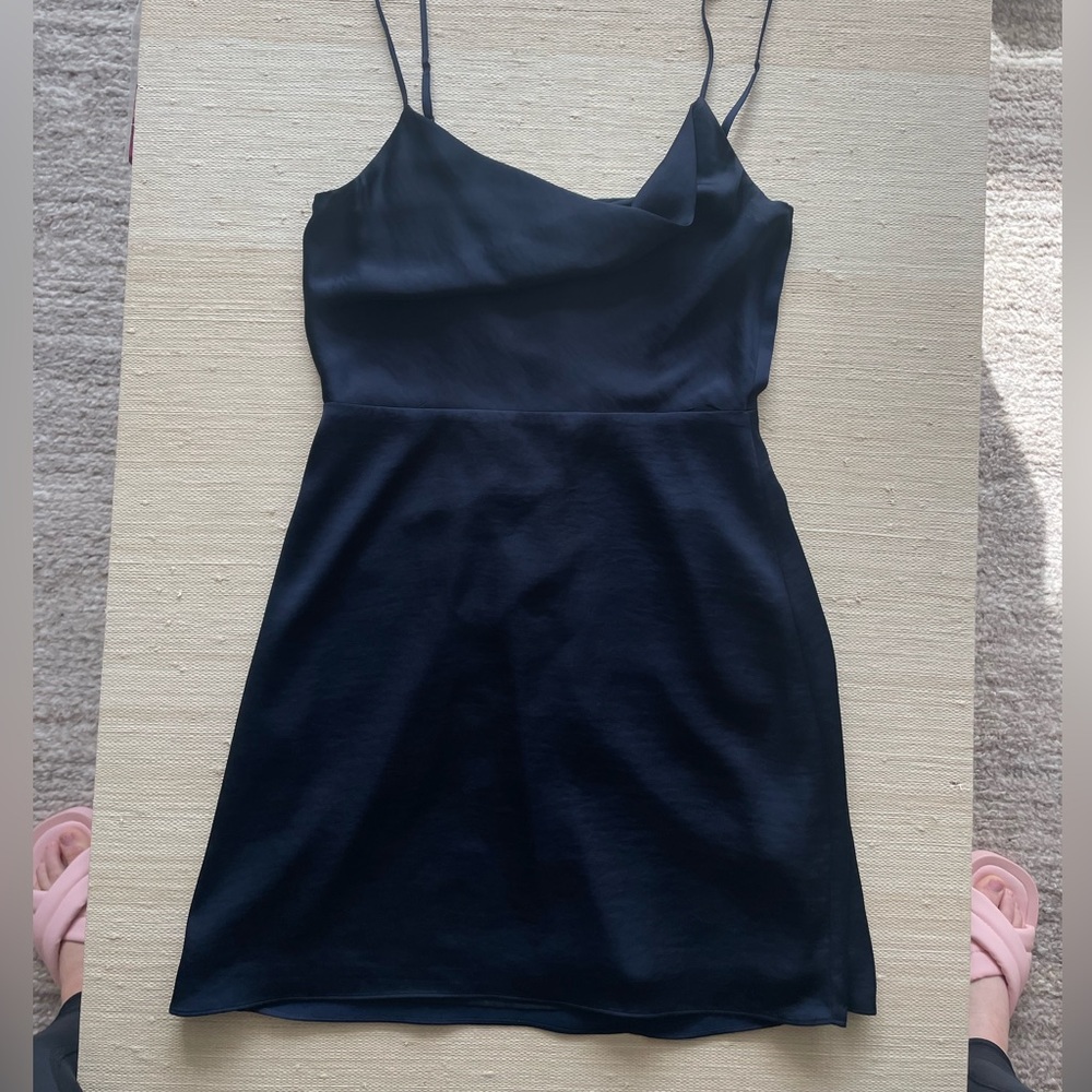 LIKE NEW Aritzia Mini Silk Dress. Flattering Cowl neck. Navy Blue color. Size 0. - Picture 5 of 6